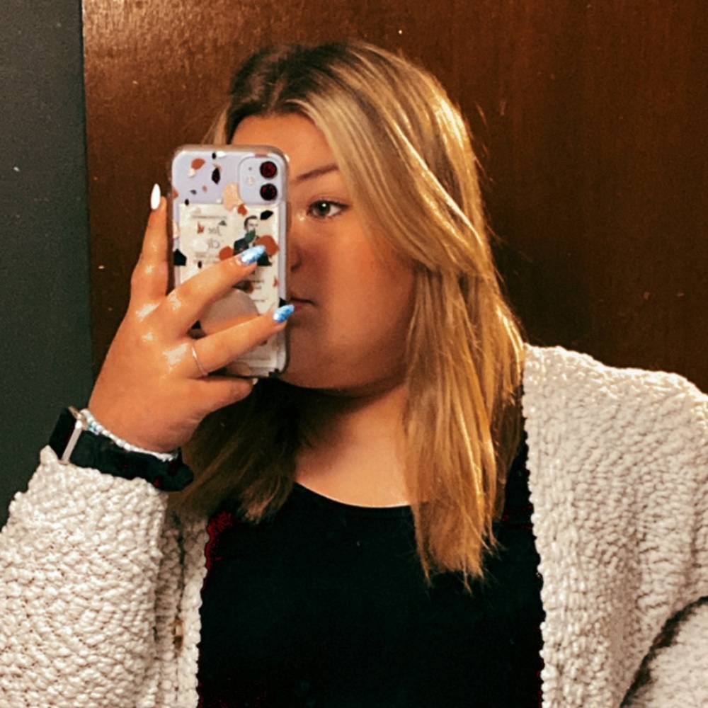 Meet your Posher, Emilie